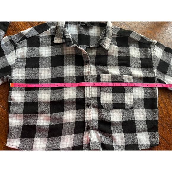 Black and White Plaid Flannel Shirt Women's size Small - Picture 4 of 6